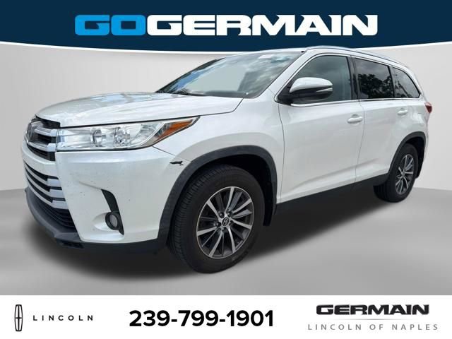 Used 2019 Toyota Highlander XLE w/ Carpet Mat Package (TMS) AWD/4WD image 1