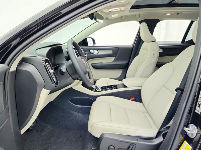 New 2026 Volvo XC40 B5 Ultra w/ Climate Package image 17