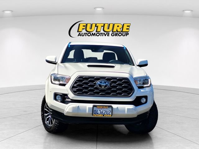 Used 2020 Toyota Tacoma TRD Sport w/ Technology Package AWD/4WD image 2