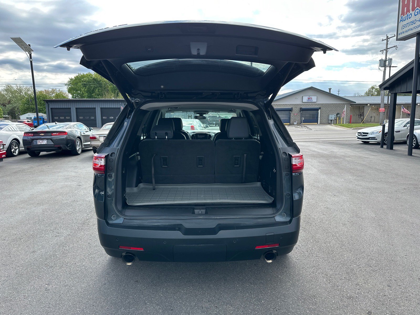 Used 2021 Chevrolet Traverse LT w/ LPO, 'HIT The Road' Package AWD/4WD image 11