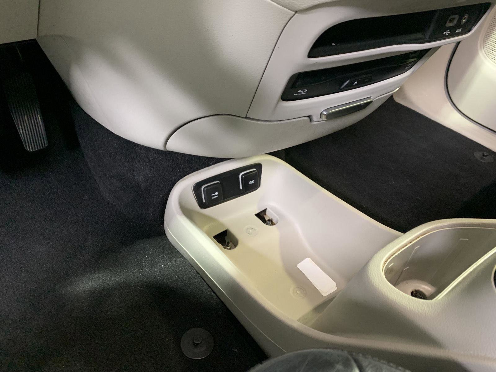 Used 2020 Chrysler Pacifica Touring-L Plus image 24