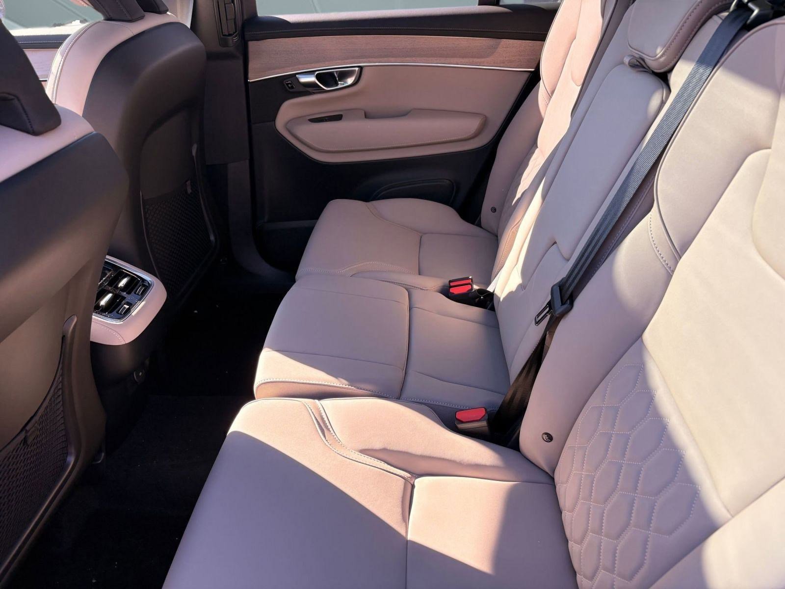 New 2026 Volvo XC90 B6 Plus w/ Protection Package image 18