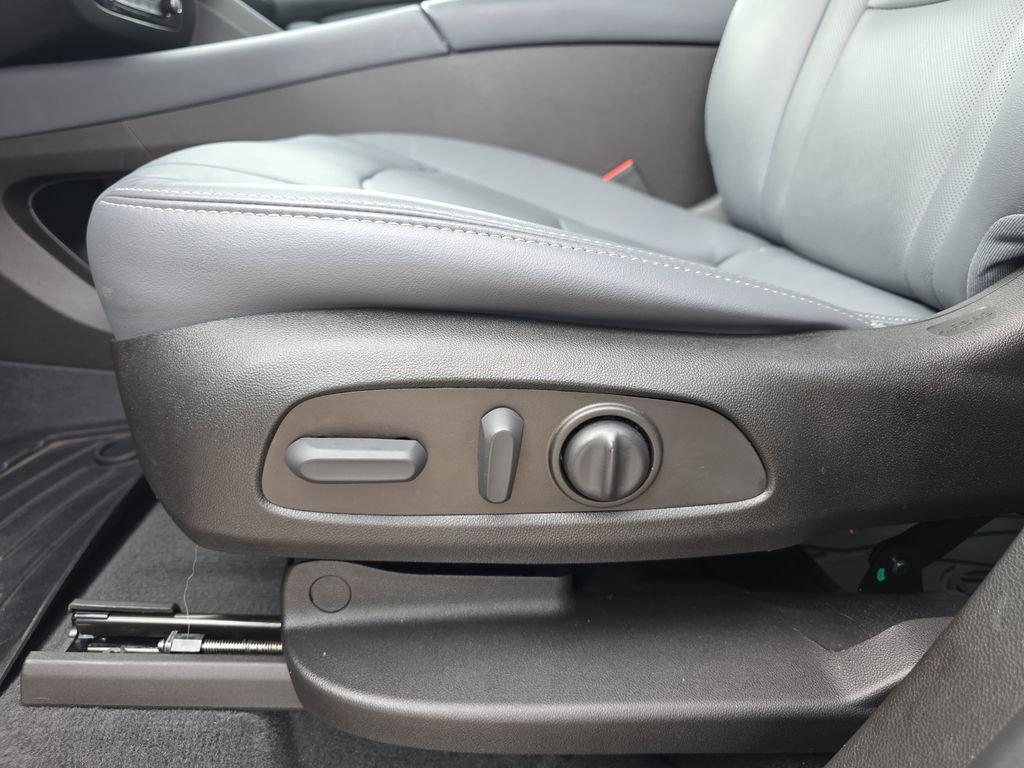 Used 2022 Buick Enclave Essence w/ Experience Buick Package image 32