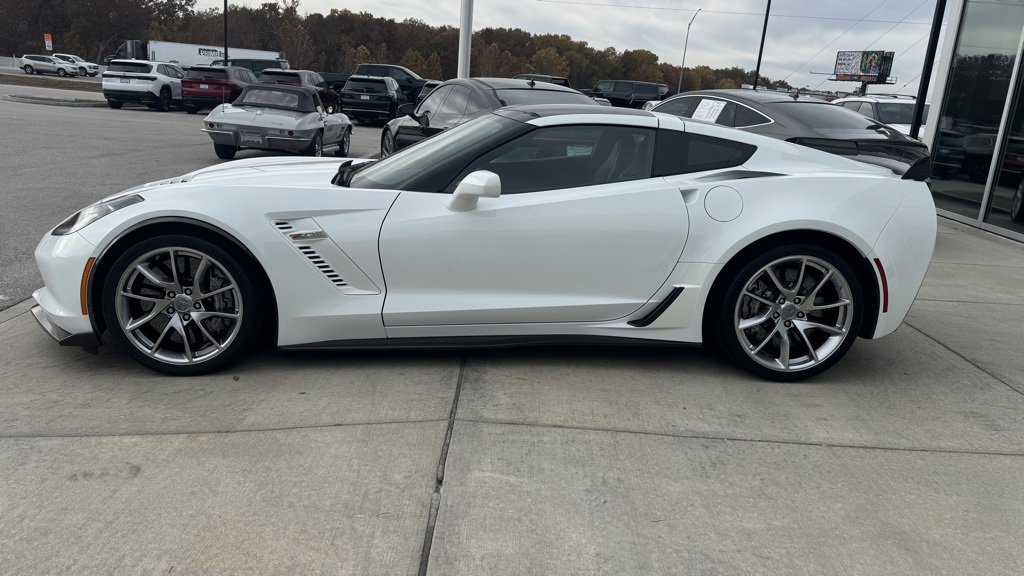 Used 2019 Chevrolet Corvette Z06 w/ Z07 Performance Package image 4
