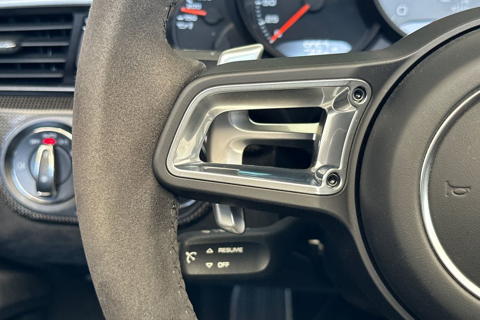 Used 2018 Porsche 911 Targa 4 GTS image 30