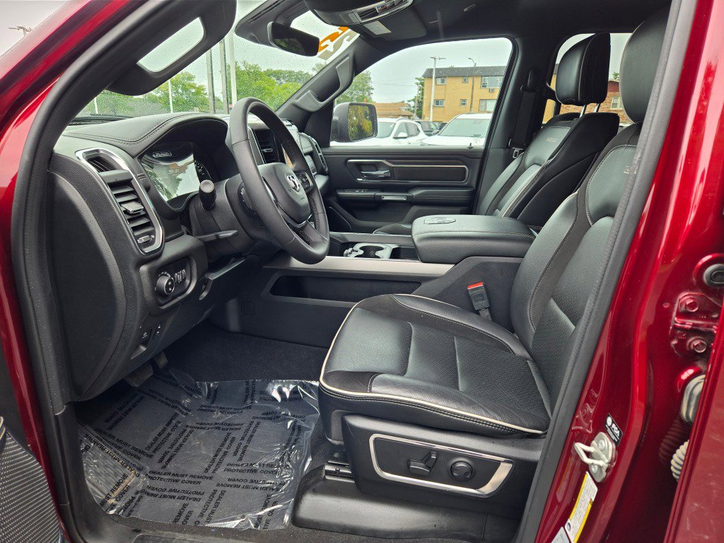 Used 2025 RAM 1500 Laramie AWD/4WD image 21