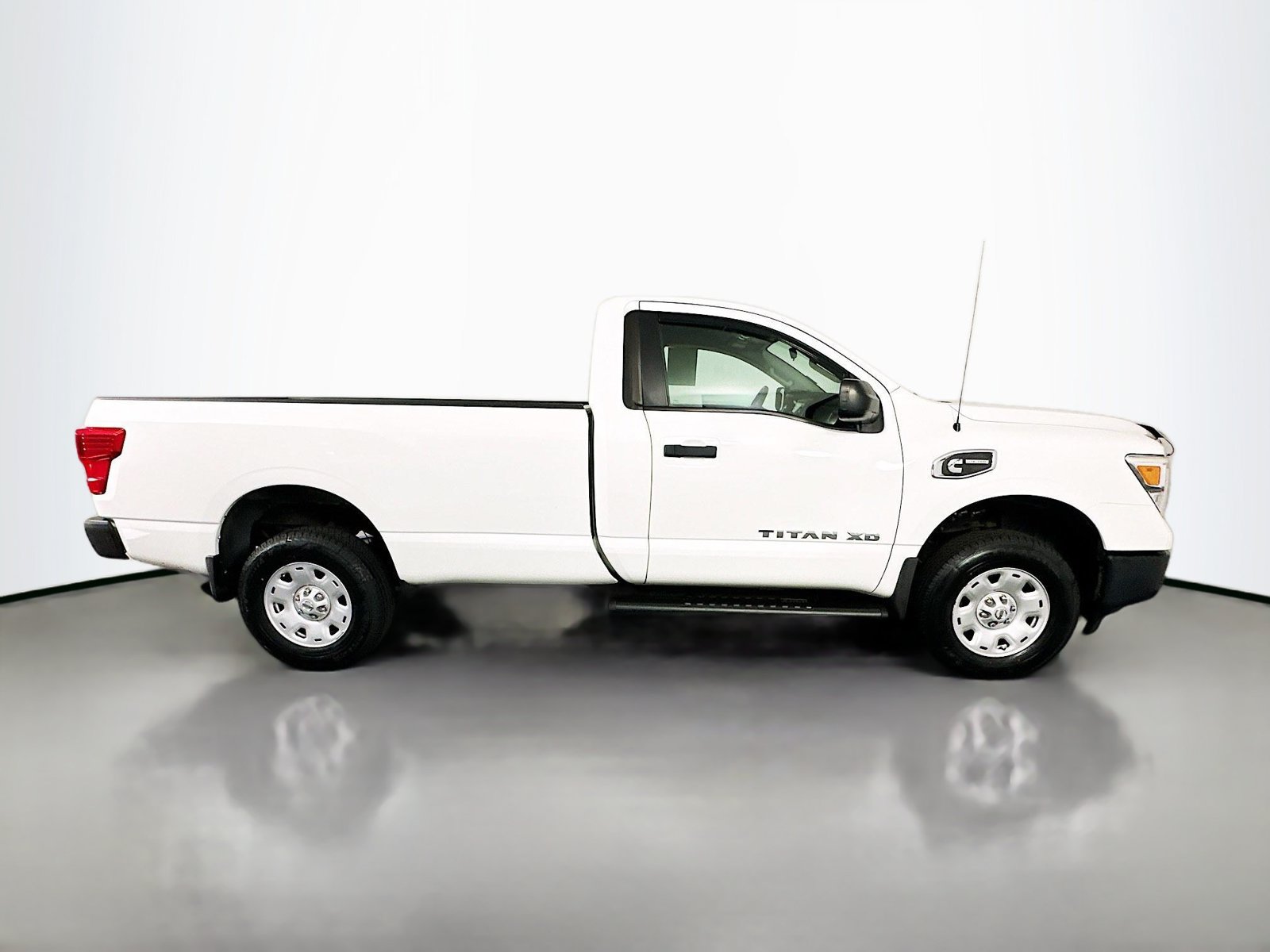 Used 2017 Nissan Titan S AWD/4WD image 8