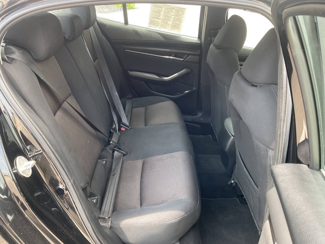 Used 2020 MAZDA MAZDA3 Sedan FWD image 35