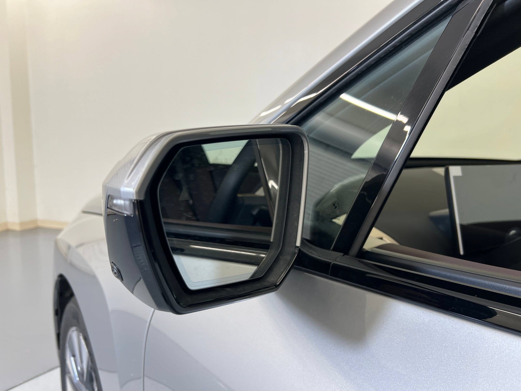 New 2026 BMW iX xDrive45 AWD/4WD image 21