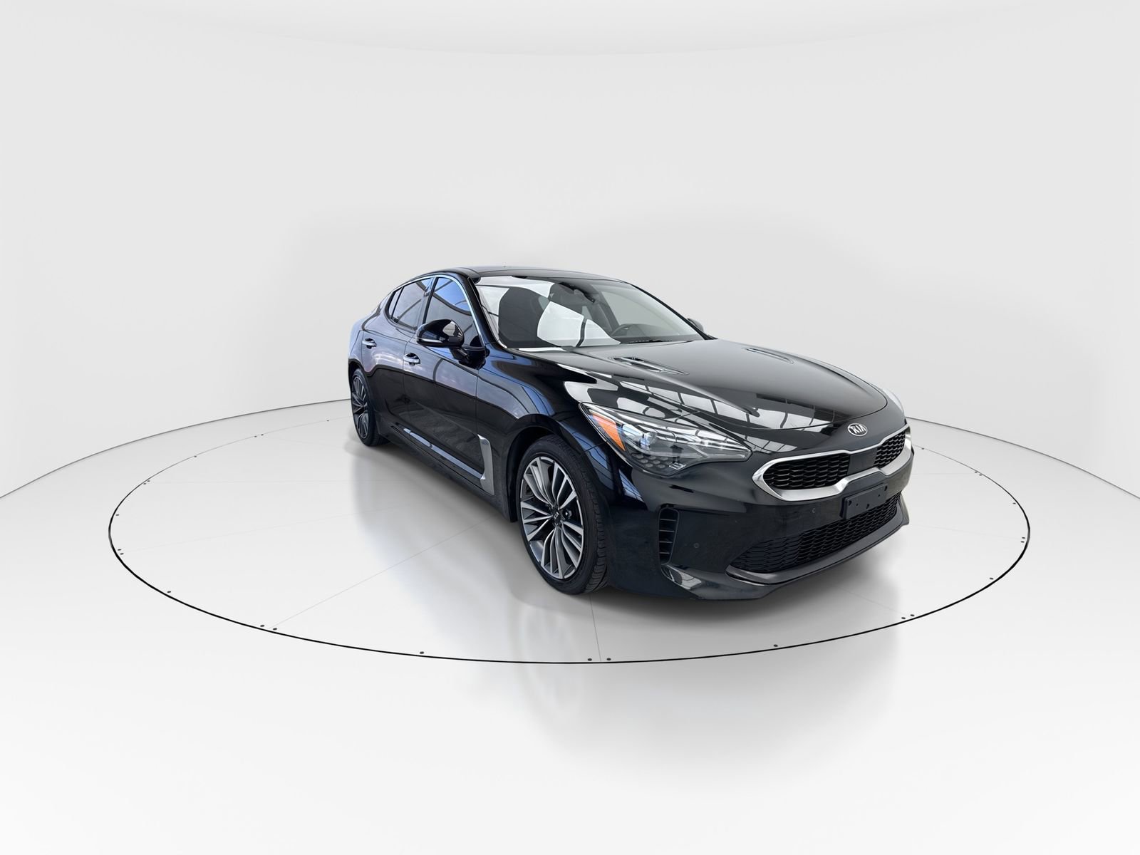 Used 2018 Kia Stinger Premium image 2