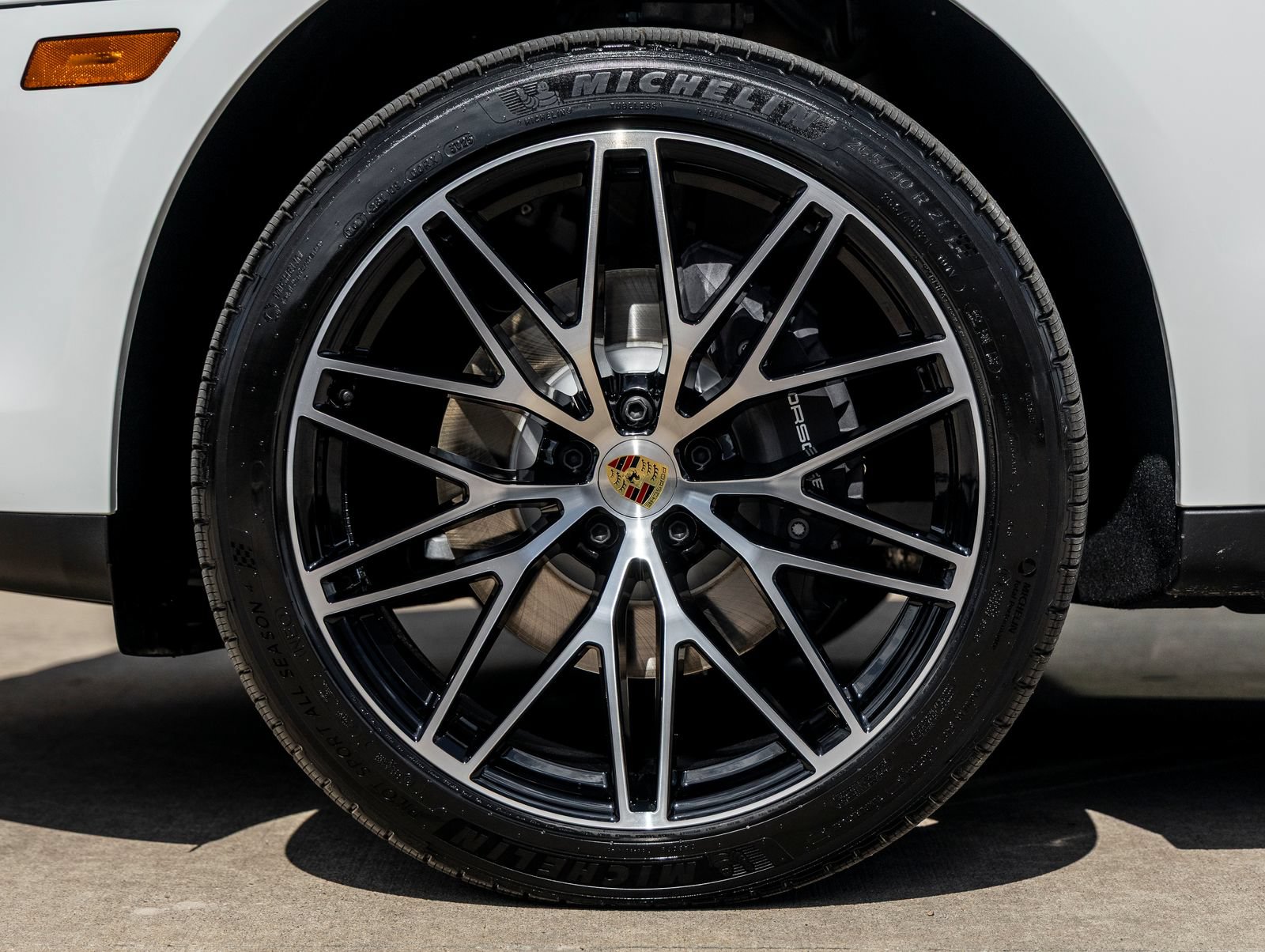 Certified 2026 Porsche Macan AWD/4WD image 13