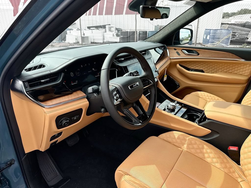 New 2026 Jeep Grand Cherokee Summit AWD/4WD image 12
