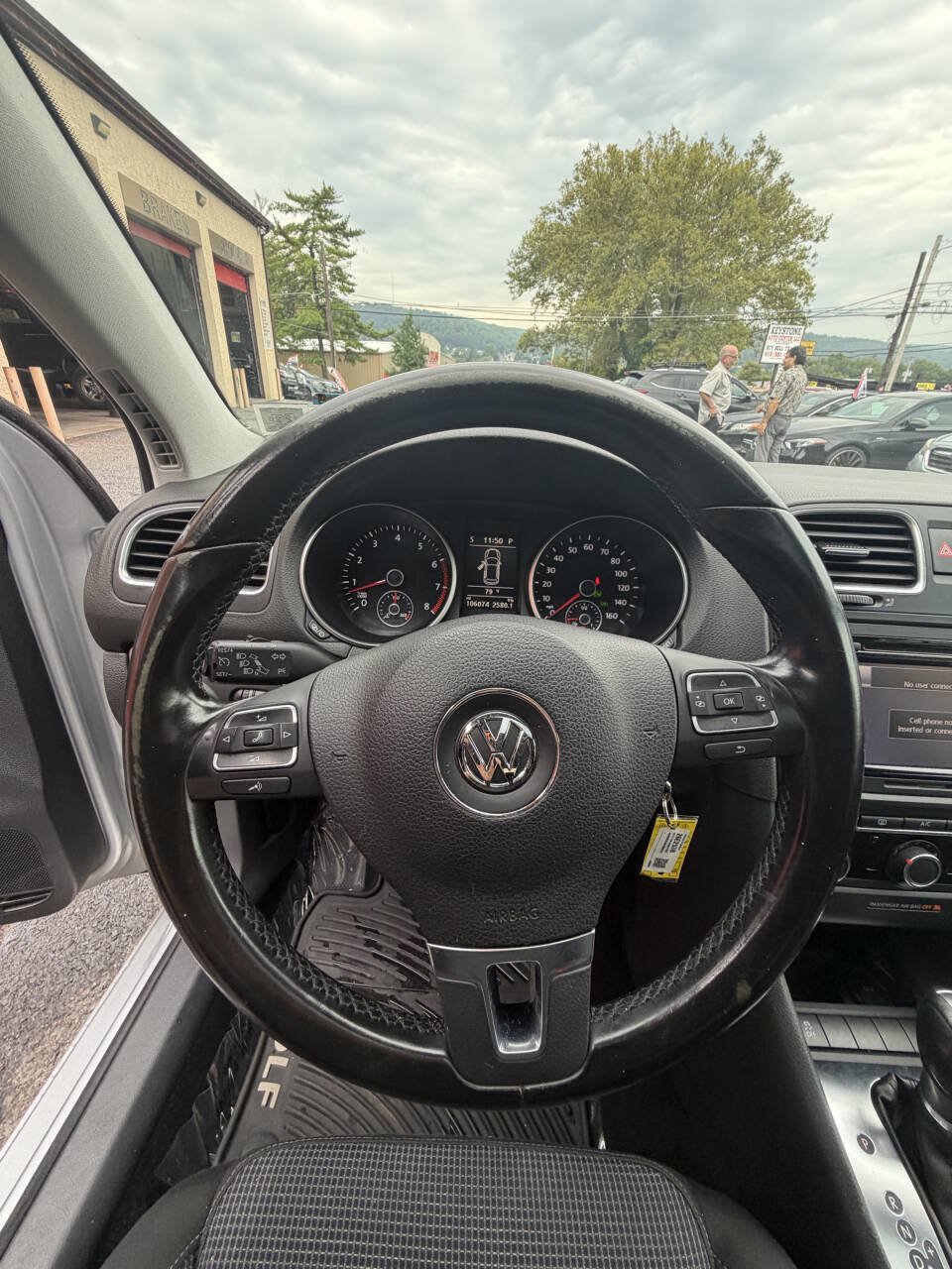 Used 2014 Volkswagen Golf 4-Door FWD image 32