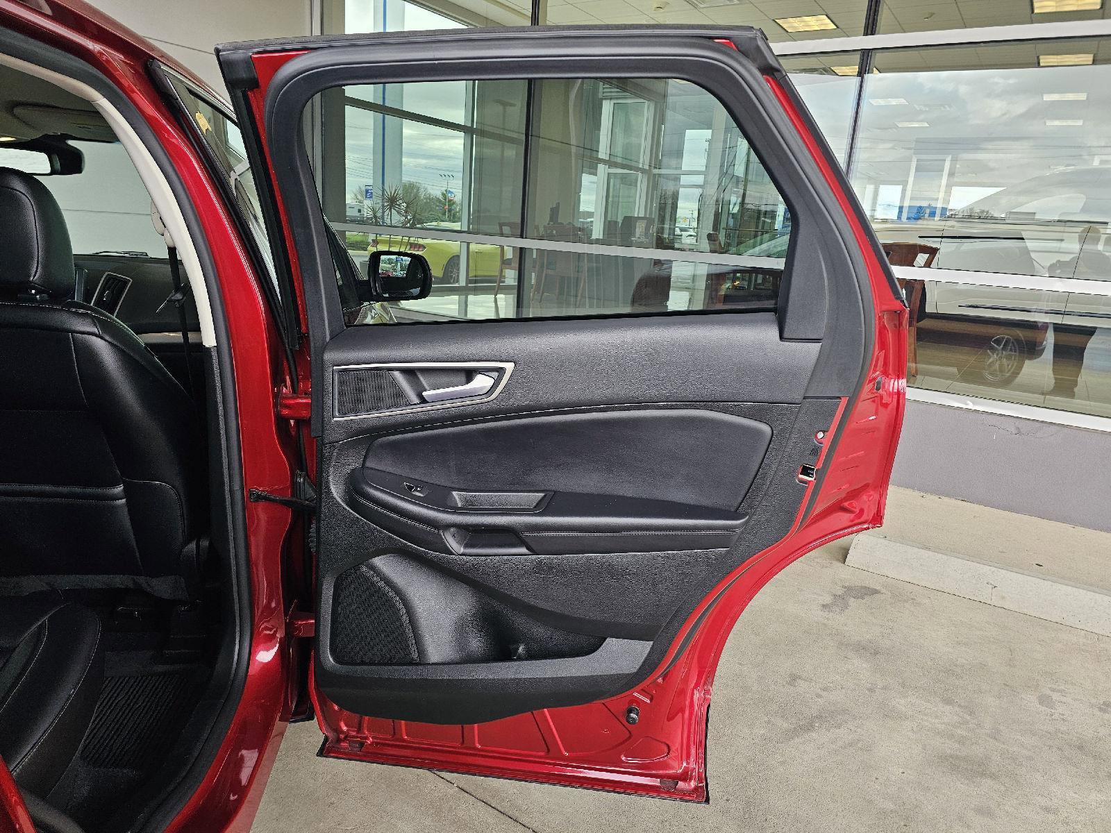 Used 2023 Ford Edge SEL w/ Convenience Package AWD/4WD image 13
