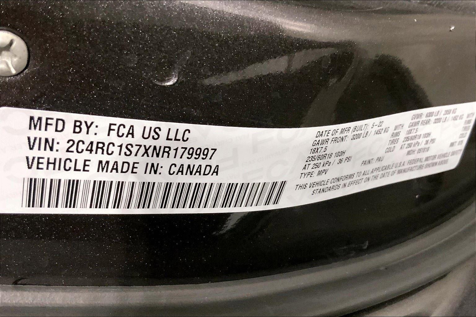 Used 2022 Chrysler Pacifica Limited w/ Uconnect Theater Family Group FWD image 34