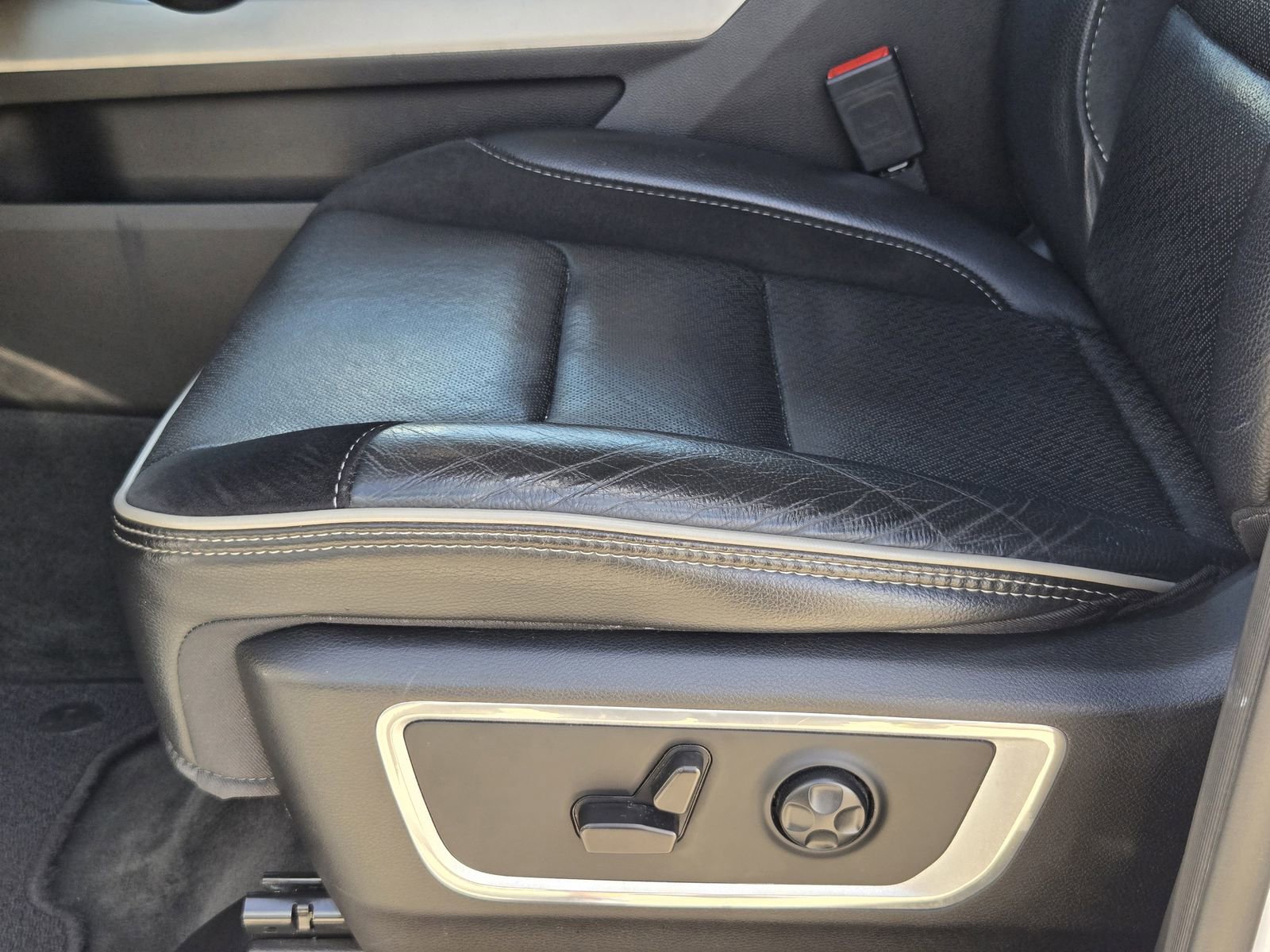 Used 2021 RAM 1500 Laramie RWD image 27