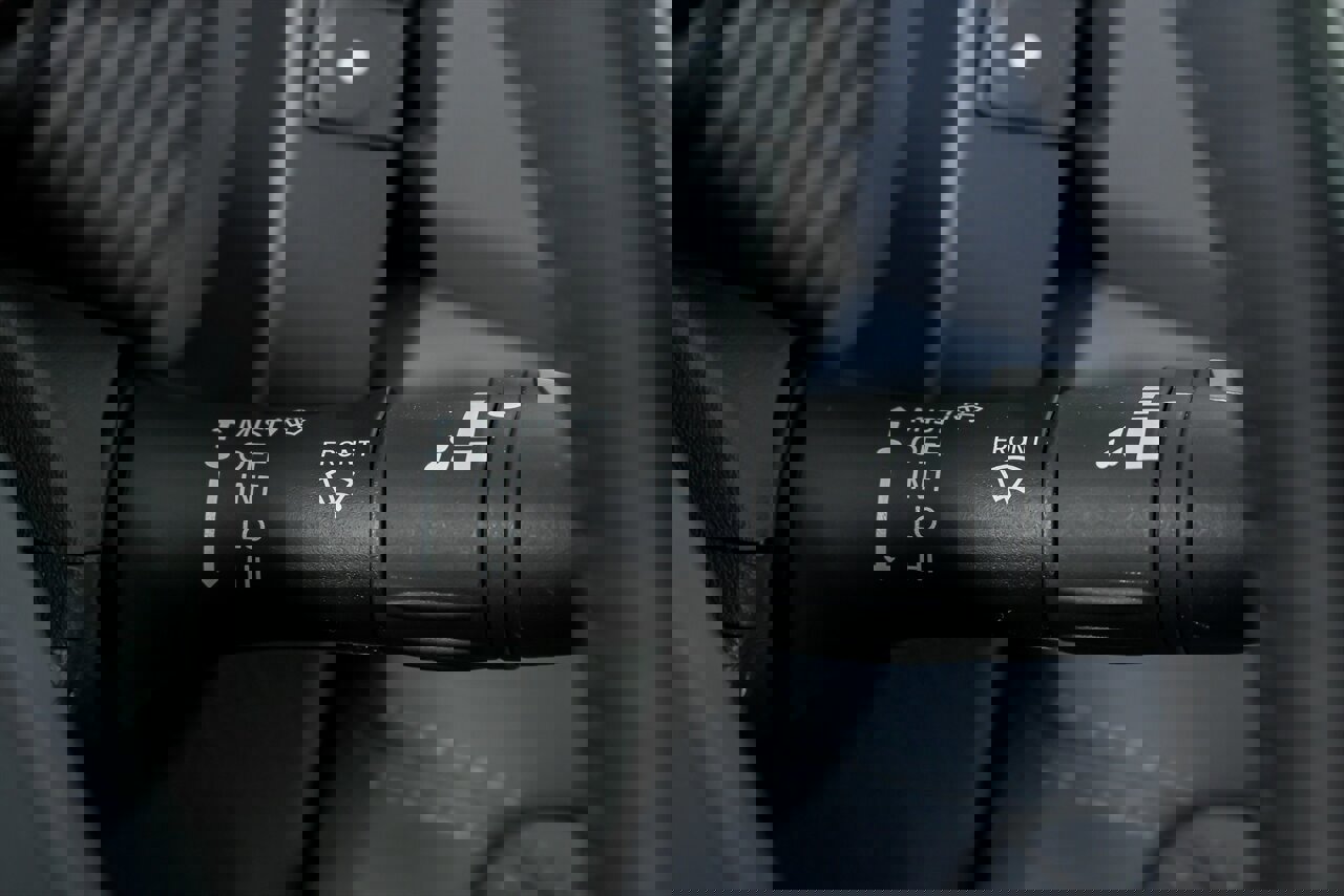 Used 2020 Nissan GT-R Premium image 30