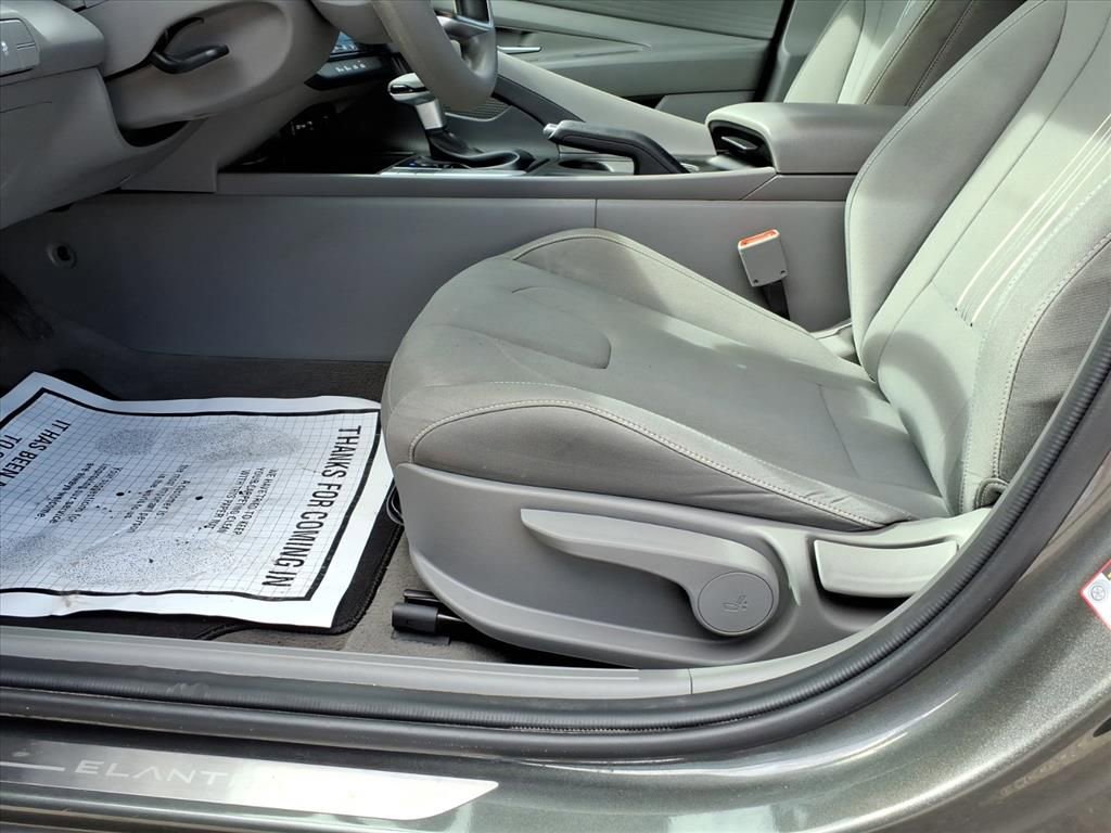 Used 2024 Hyundai Elantra SEL image 17