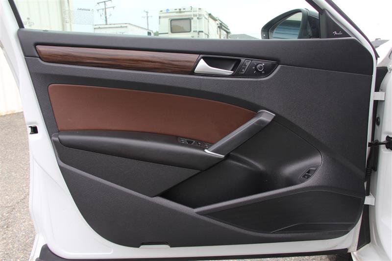 Used 2022 Volkswagen Passat 2.0T FWD image 16