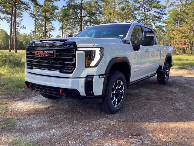 New 2025 GMC Sierra 2500 AT4 w/ AT4 Preferred Package