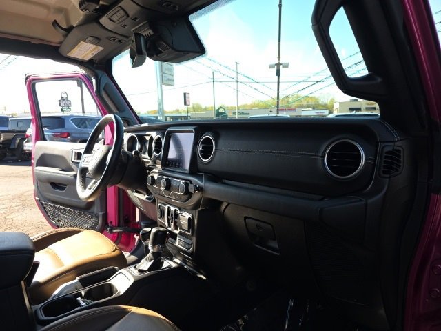 Used 2022 Jeep Wrangler Unlimited Sahara w/ Safety Group image 43