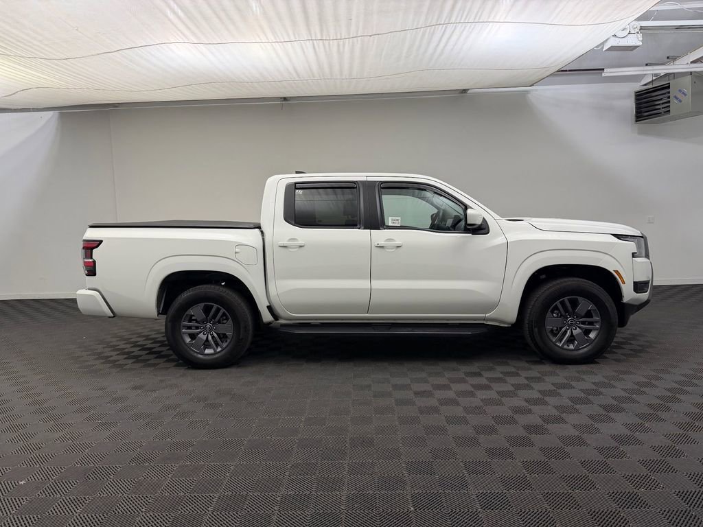 Used 2025 Nissan Frontier SV AWD/4WD image 8