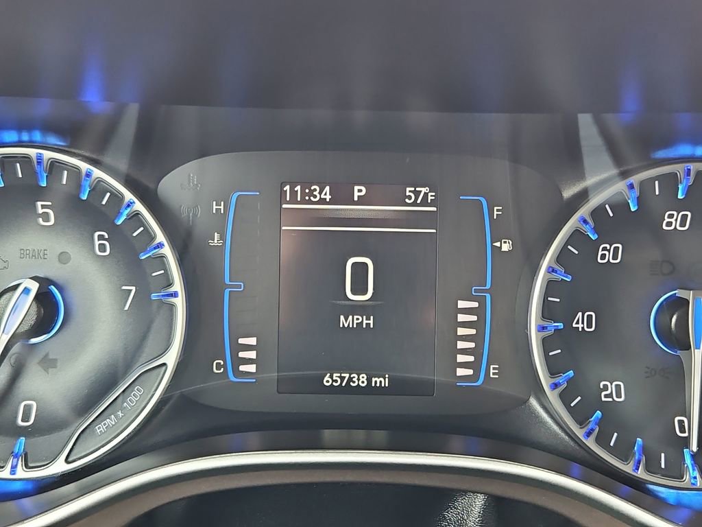 Used 2023 Chrysler Voyager LX image 13