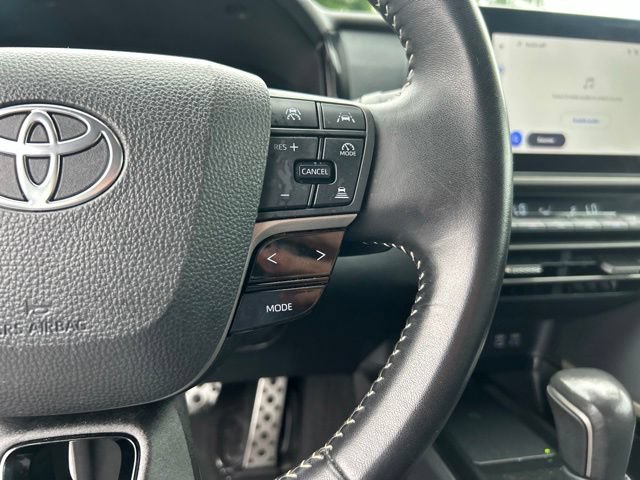 Used 2025 Toyota Camry SE FWD image 22
