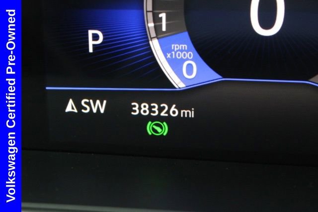 Used 2025 Volkswagen Jetta SE image 33