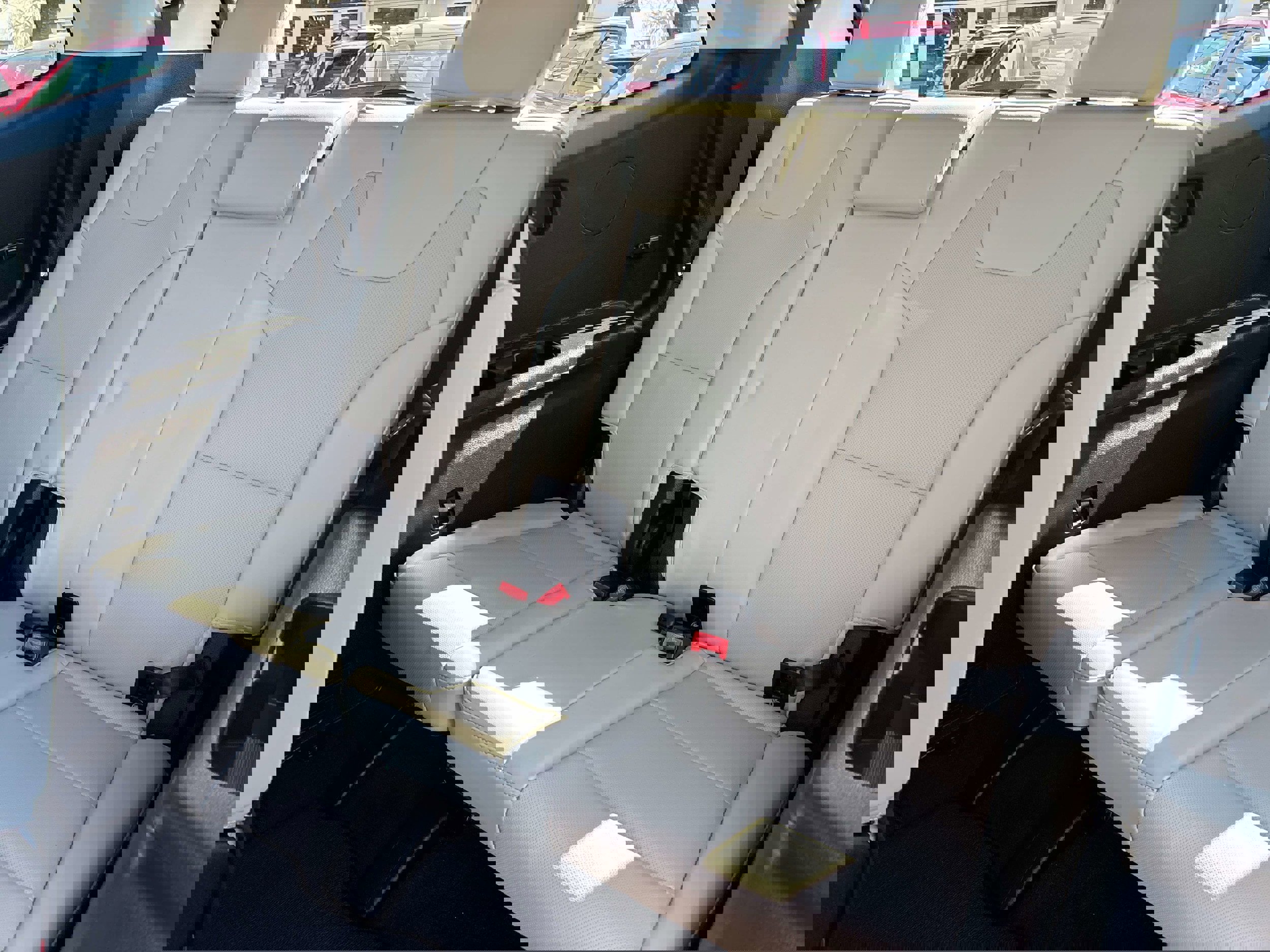 Used 2022 Kia Telluride EX w/ EX Premium Package image 11