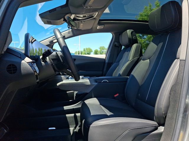 Certified 2025 Cadillac Optiq Sport 2 w/ LPO, Floor Liner Package AWD/4WD image 12