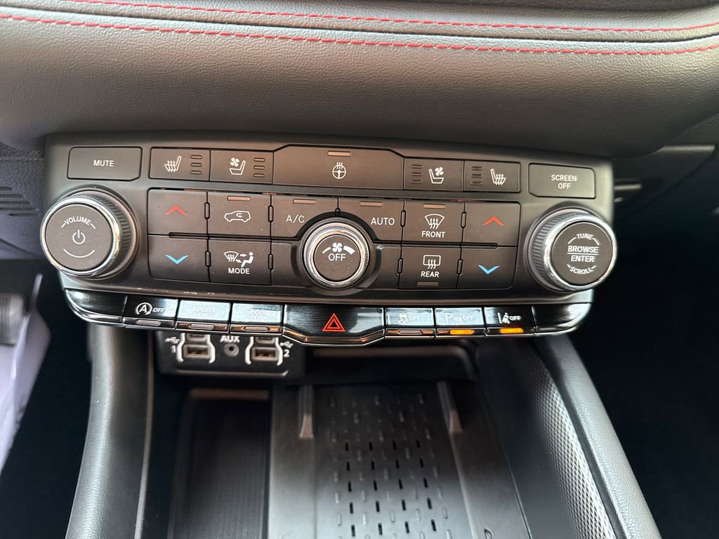 Used 2025 Dodge Durango GT image 32