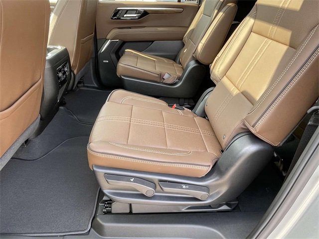 New 2026 Chevrolet Suburban High Country image 9