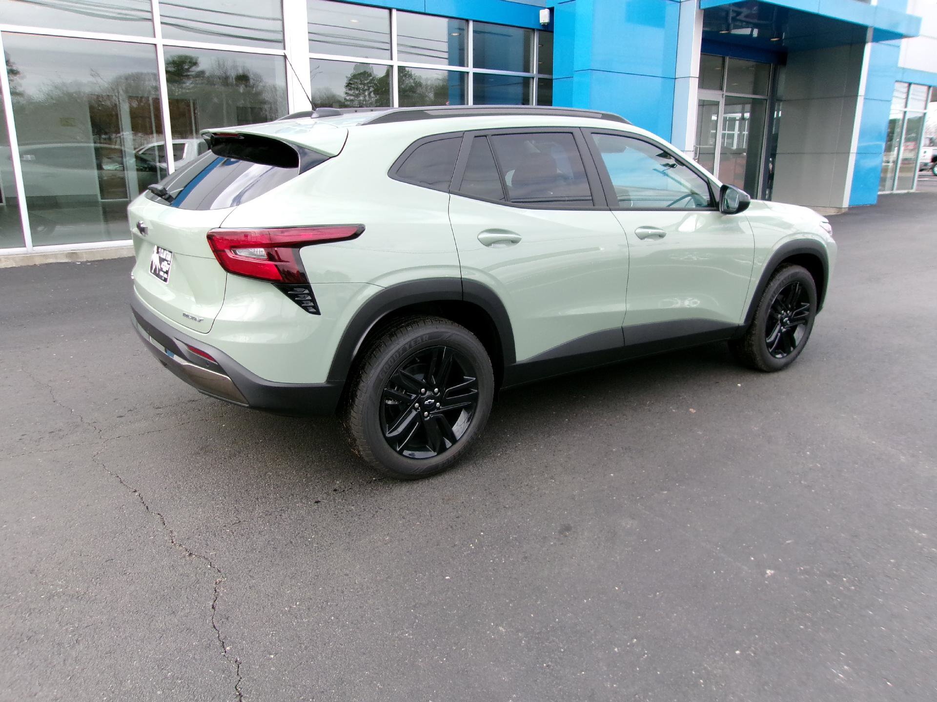 New 2026 Chevrolet Trax ACTIV w/ Sunroof Package image 3