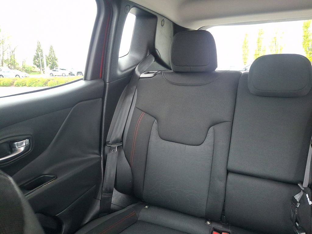 Used 2016 Jeep Renegade Trailhawk AWD/4WD image 18