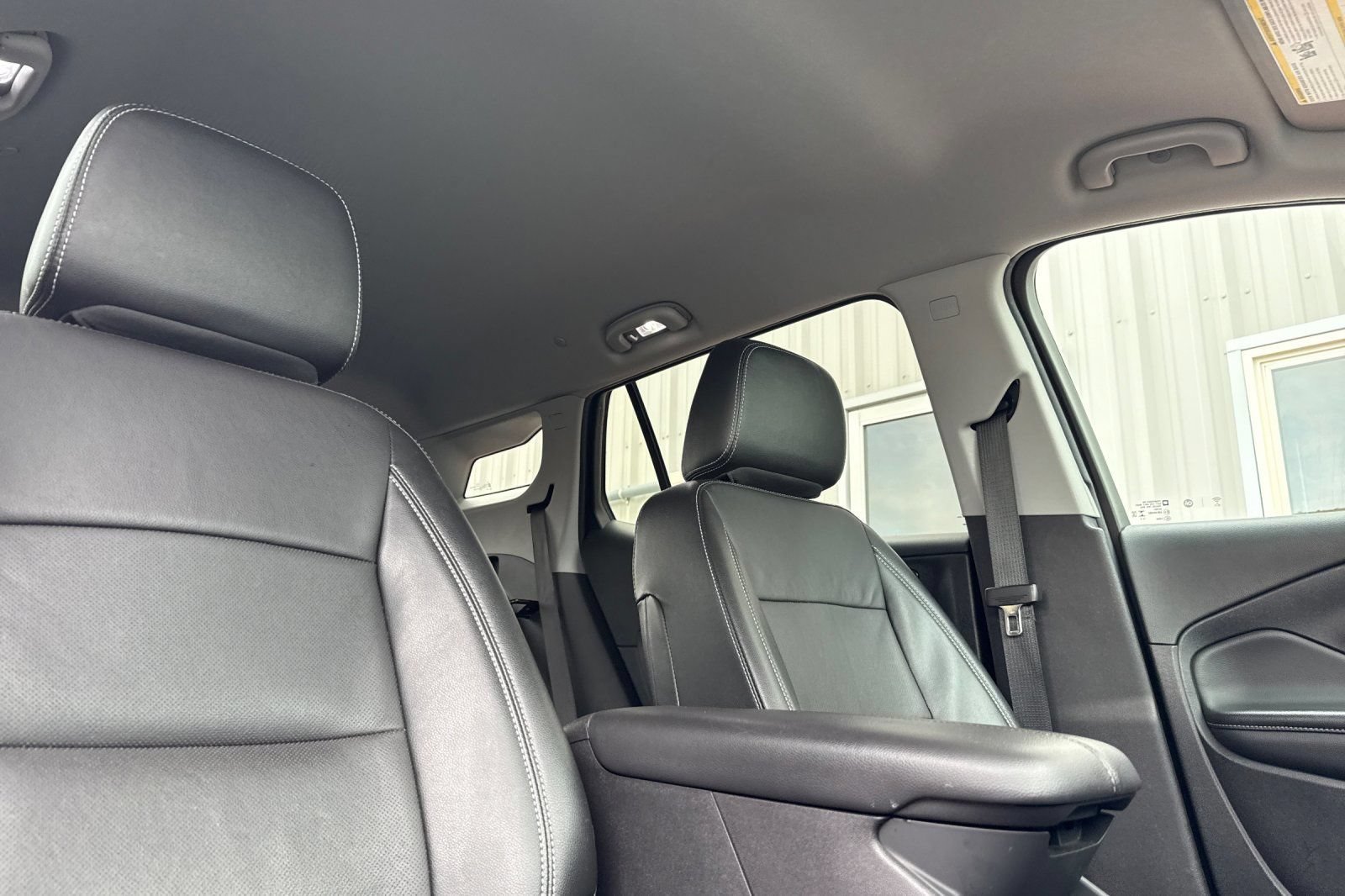 Used 2024 GMC Terrain SLT AWD/4WD image 17