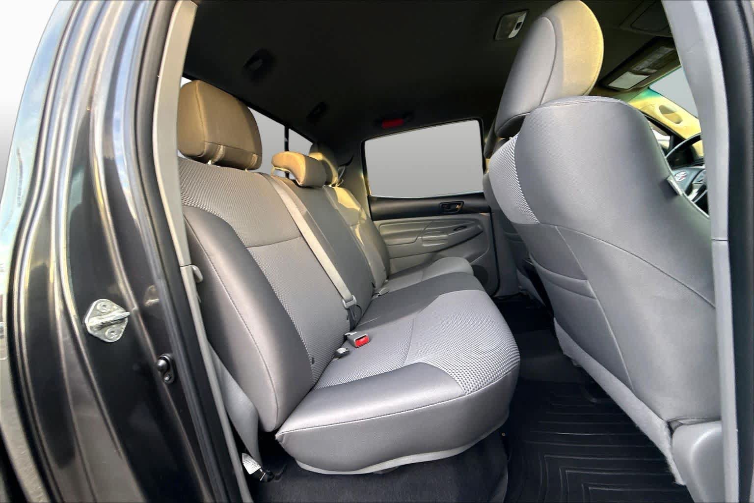 Used 2015 Toyota Tacoma 4x4 Double Cab w/ TRD Off-Road Package image 20