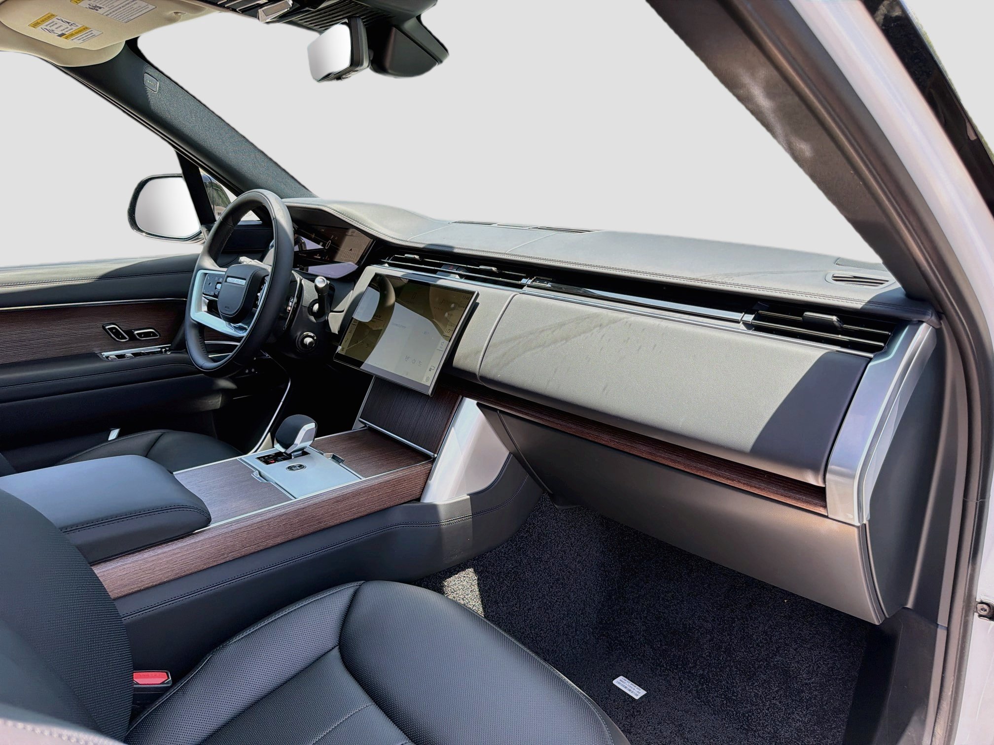 New 2026 Land Rover Range Rover Long Wheelbase SE AWD/4WD image 15
