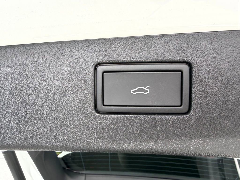 New 2026 Volkswagen Tiguan SE image 29