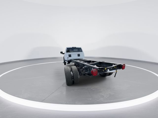 New 2025 RAM 5500 4x4 Regular Cab image 7