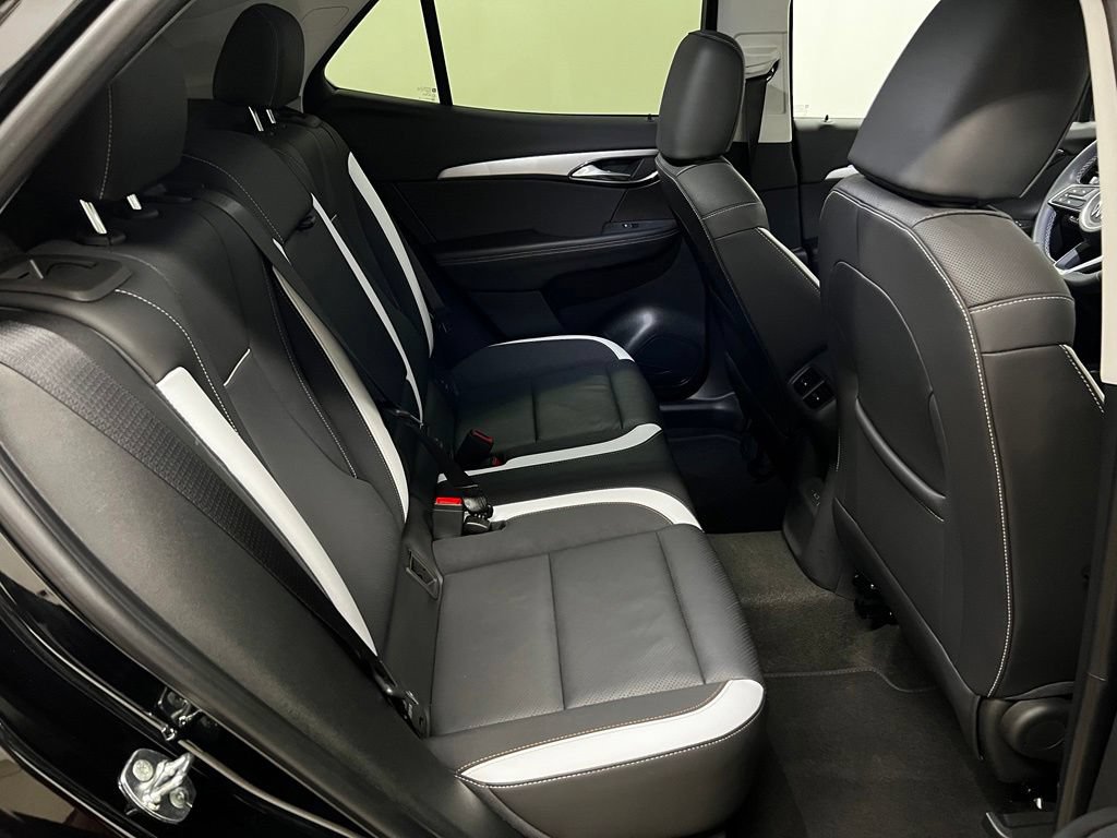 Certified 2025 Buick Envision Sport Touring AWD/4WD image 35