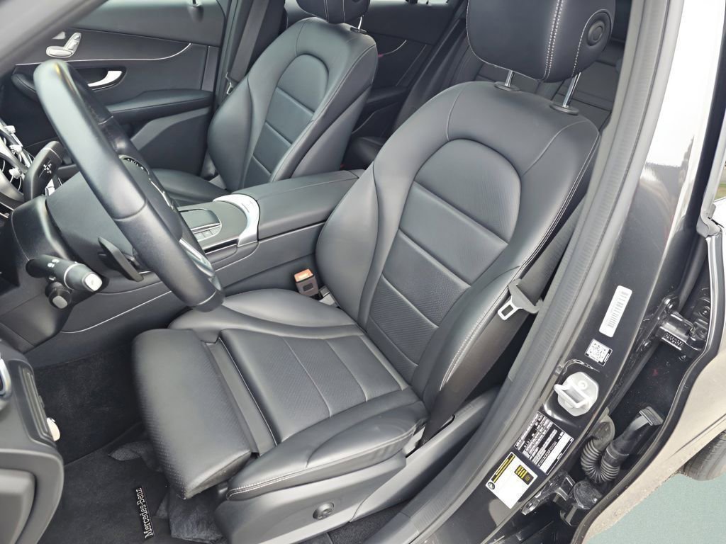 Used 2021 Mercedes-Benz GLC 300 image 6