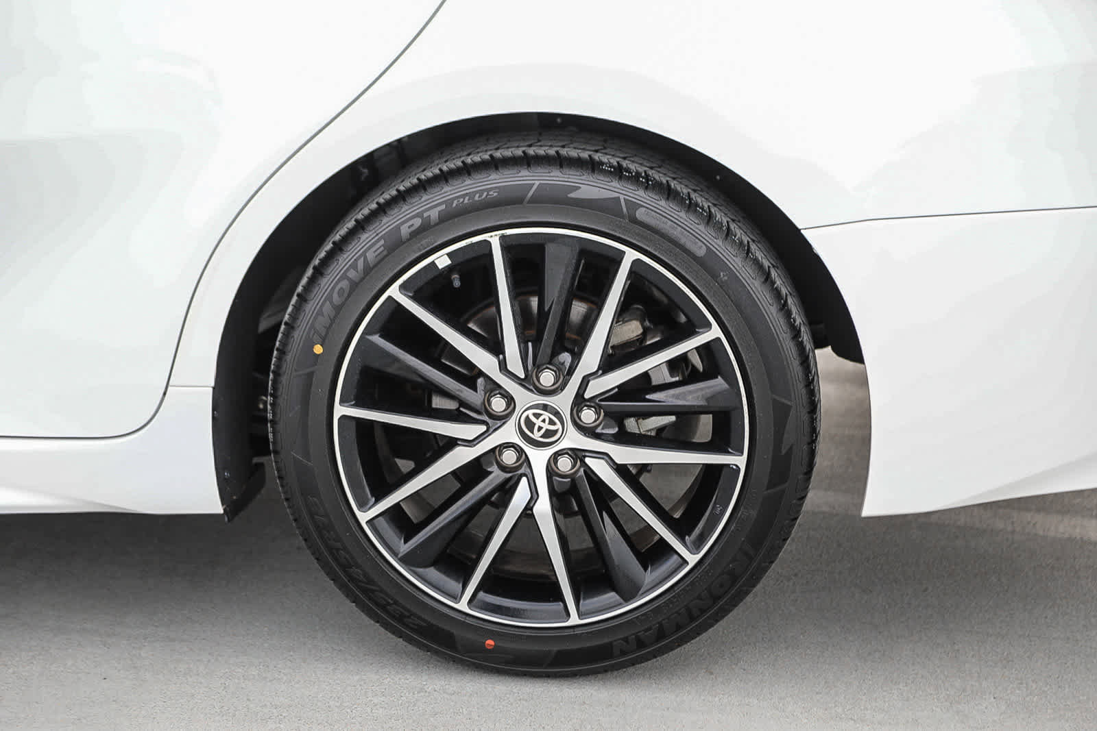 Used 2021 Toyota Camry SE w/ Convenience Package image 11