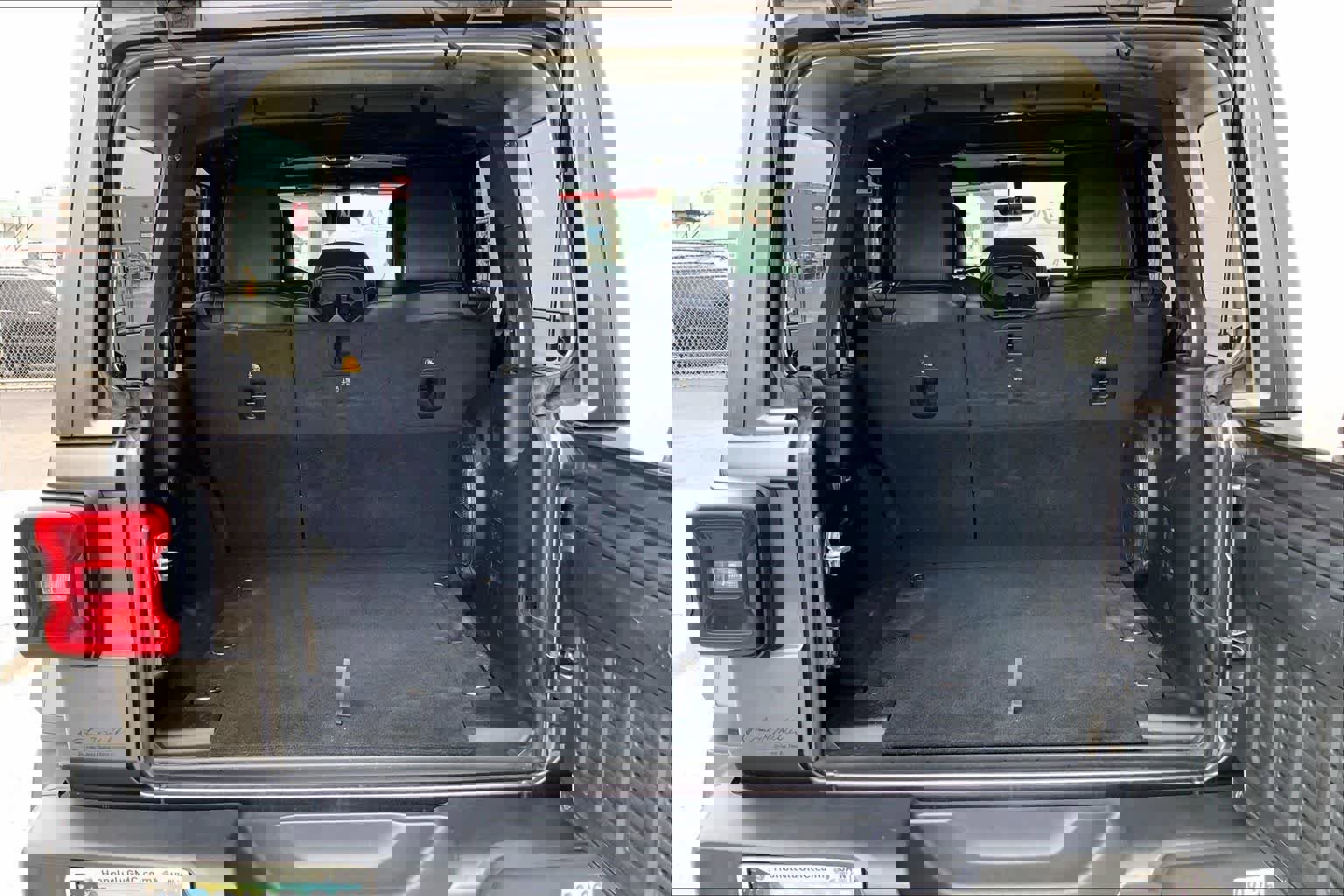 Used 2021 Jeep Wrangler Unlimited Rubicon w/ Xtreme Recon 35" Tire Package image 19