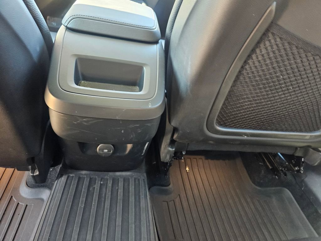Certified 2023 Volvo XC60 B5 Plus image 16
