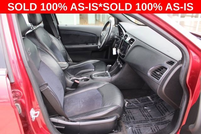 Used 2014 Chrysler 200 Limited w/ 200 S V6 Premium Group image 17