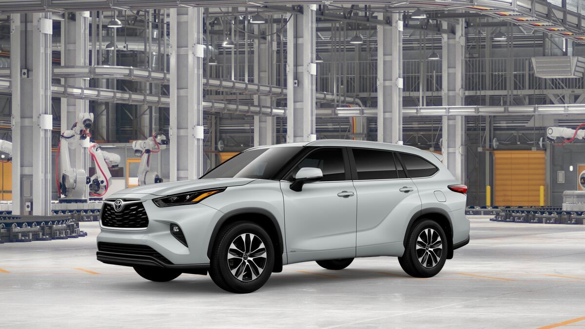 New 2026 Toyota Highlander XLE image 2