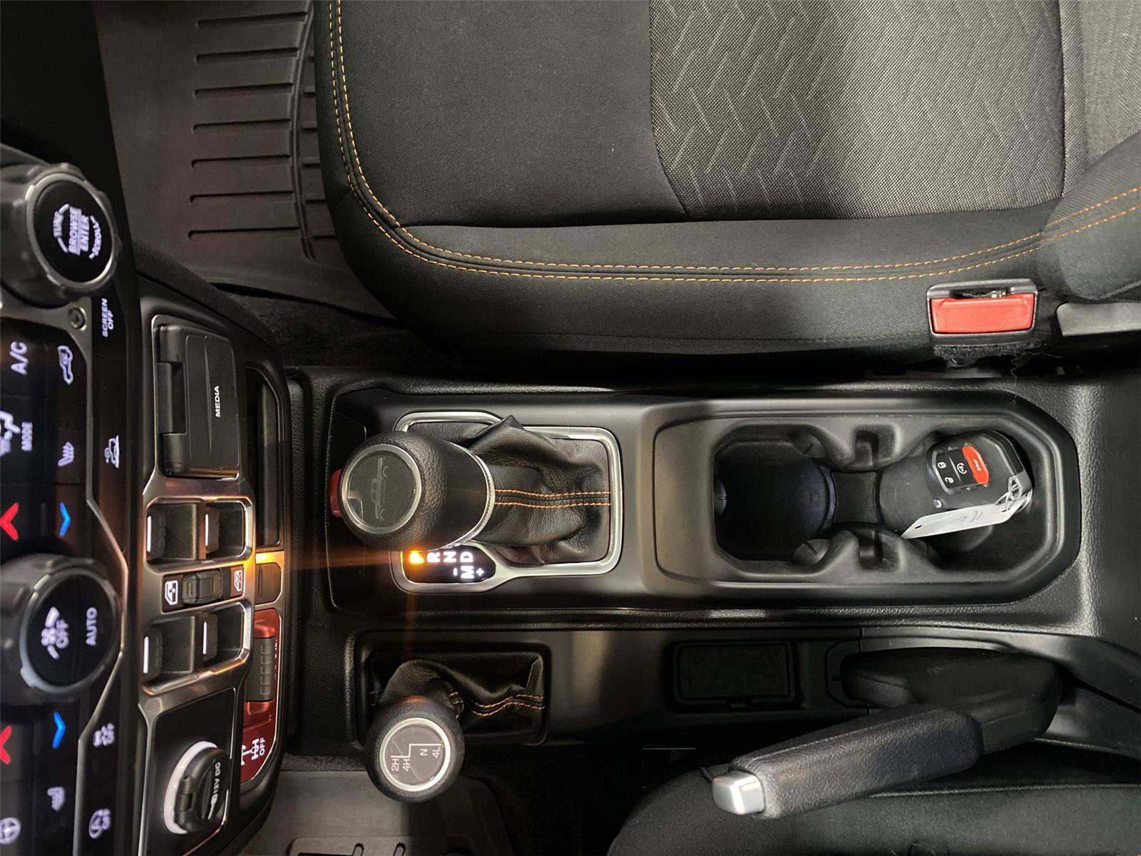 Used 2023 Jeep Gladiator Mojave w/ Cold Weather Group image 27