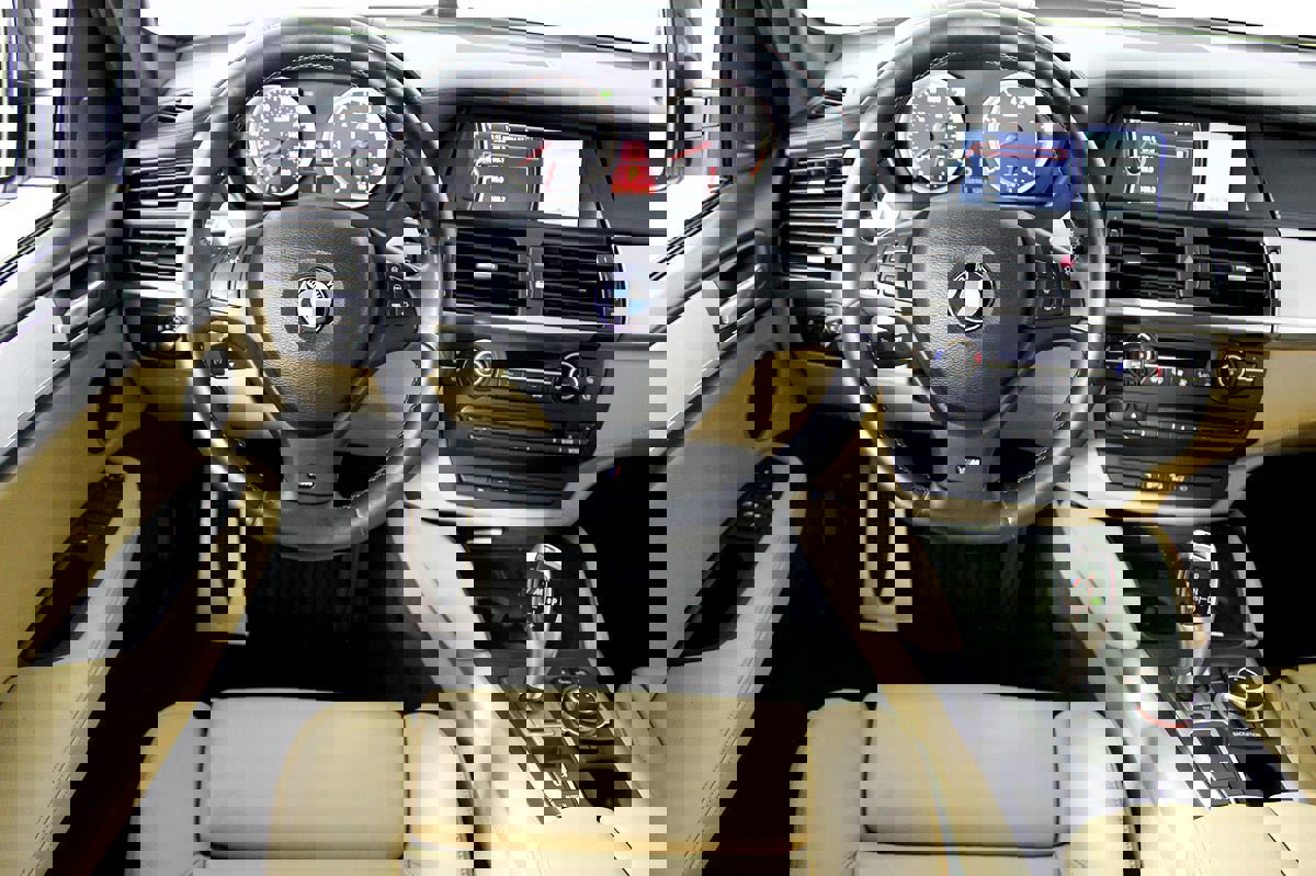 Used 2012 BMW X6 M image 21