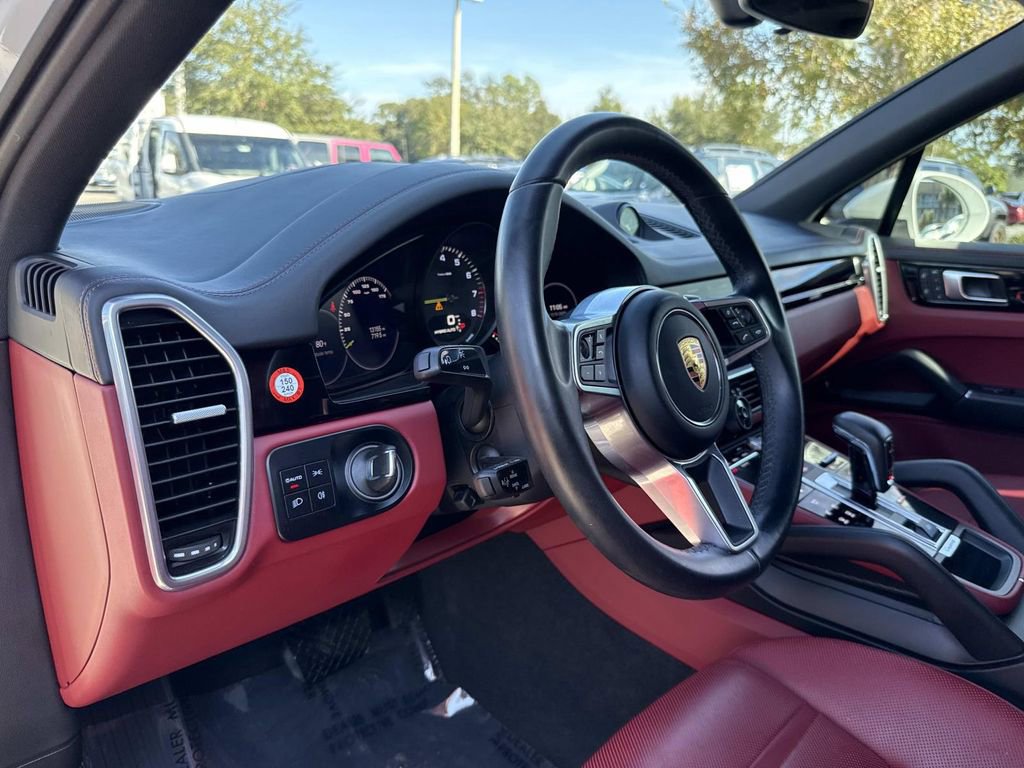 Used 2023 Porsche Cayenne image 25